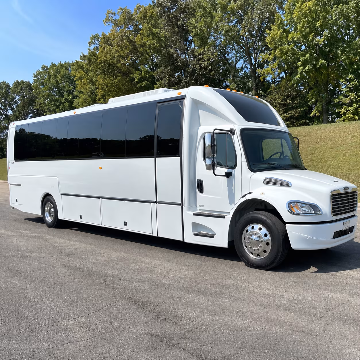 Bakersfield Birthday, Sweet 16, & Quinceañera Transportation party bus interior