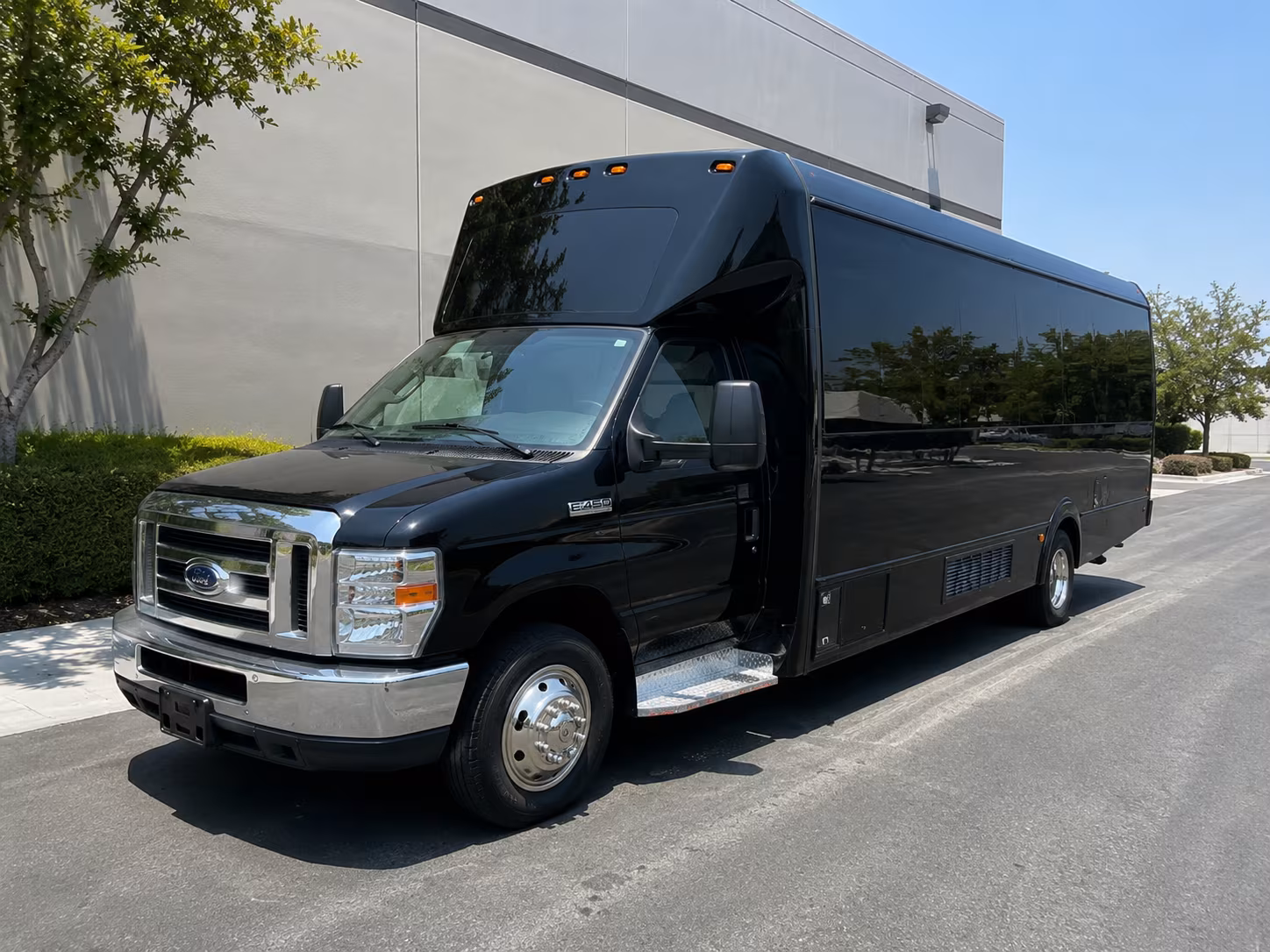 Lancaster Winery Tour & Pub Crawl Transportation