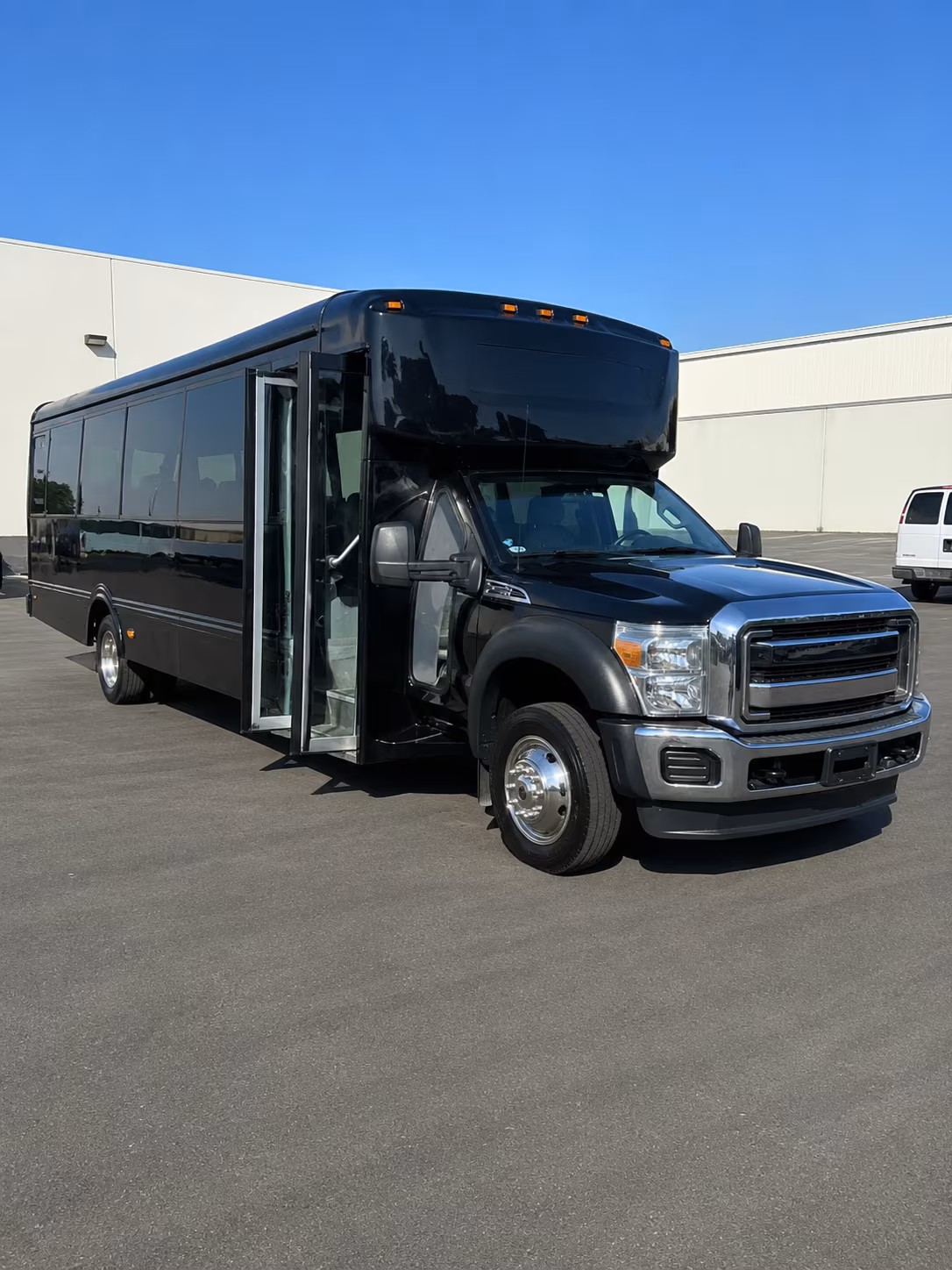Tulare Birthday, Sweet 16, & Quinceañera Party Bus Rentals